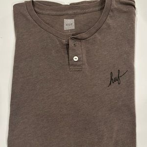 Size M Men’s HUF Button T-Shirt